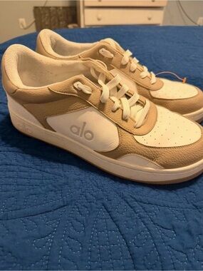 ALO Yoga Recovery Mode Sneakers 14.5